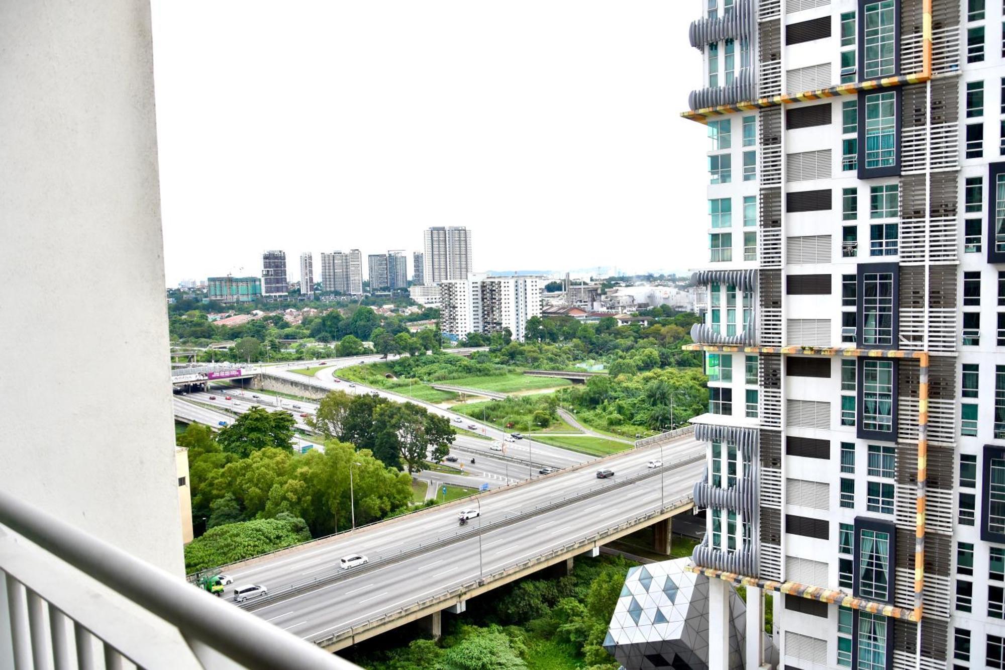 Homestay At Menara U ชาห์อาลัม ภายนอก รูปภาพ